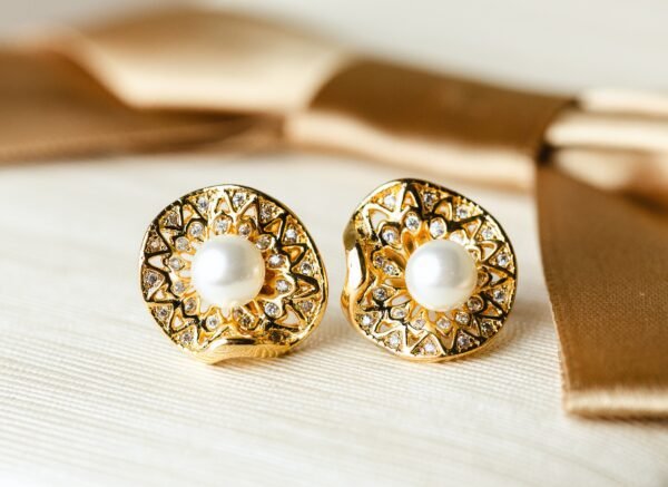 Brinco Orgânico Pérola Banhado Em Ouro 18K