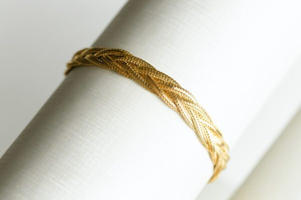 Pulseira Com Design Malha Grossa Banhado Em Ouro 18K