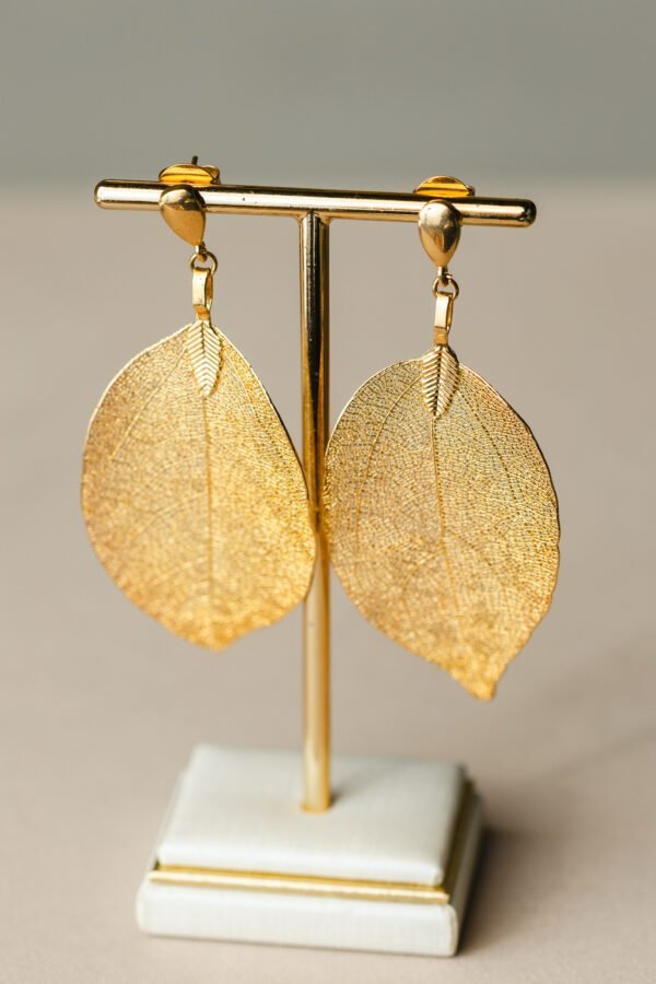 Brinco Folha Grande Banhado Em Ouro 18K