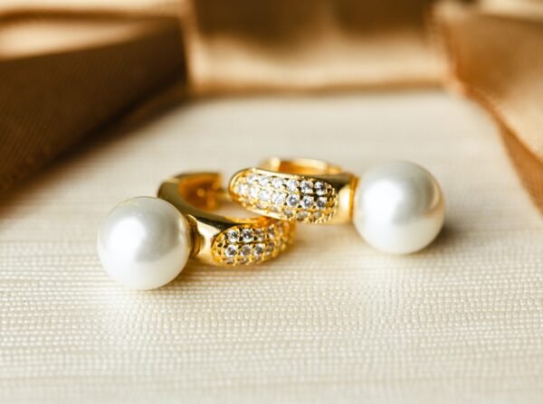 Brinco Argola Cravejado Com Pérola Banhado Em Ouro 18K